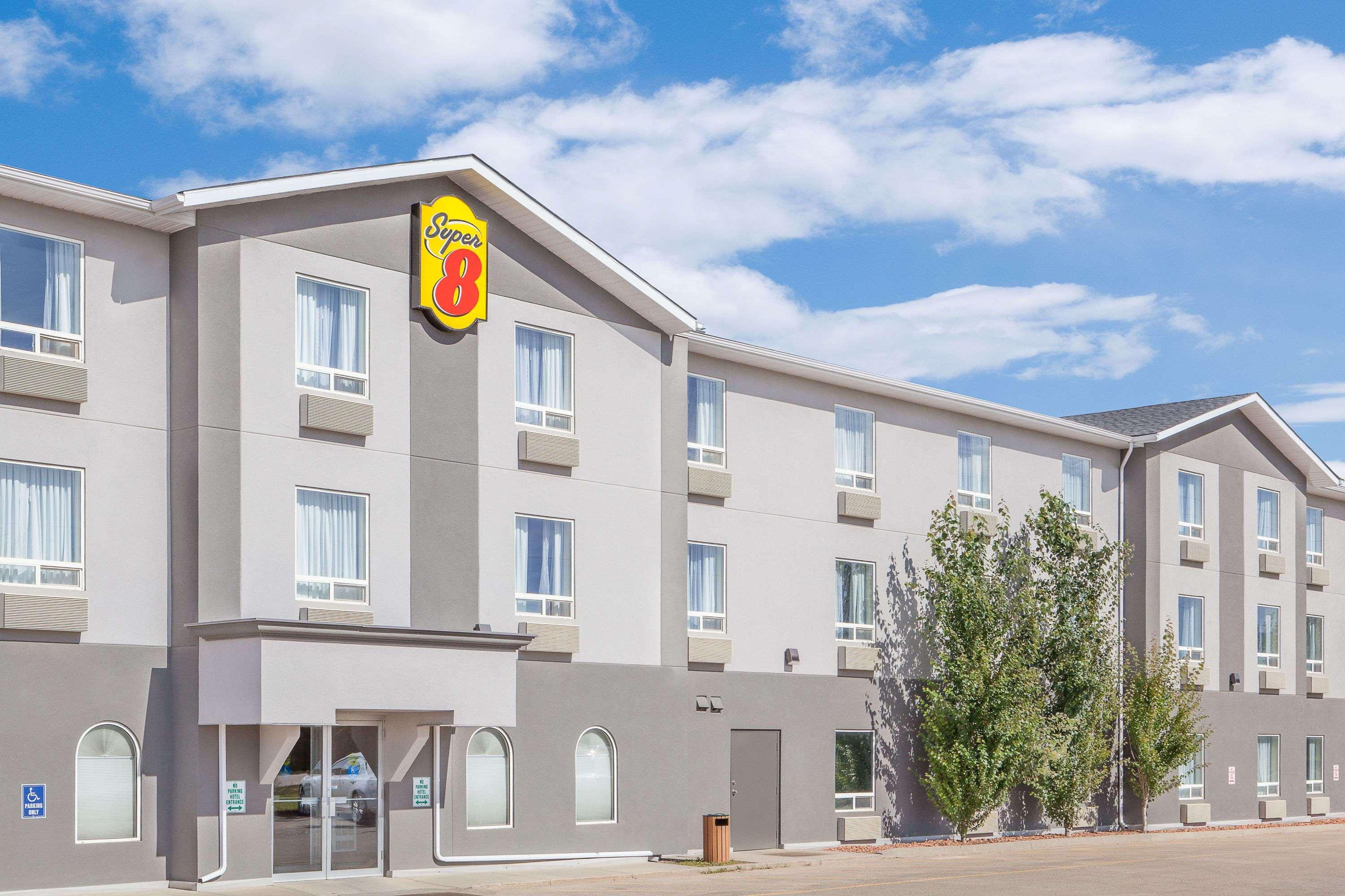 Отель Super 8 By Wyndham Athabasca Ab Экстерьер фото